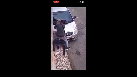 She getting fucked in broad daylight